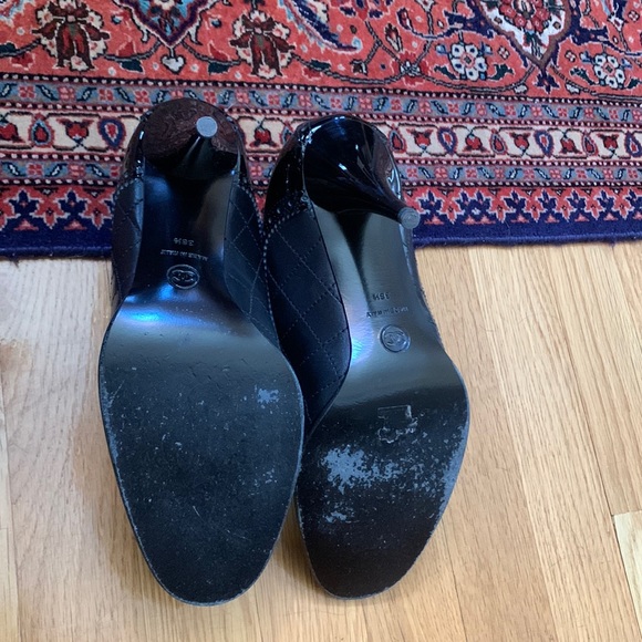 Chanel black quilt/patent leather booties| lightly worn - Picture 4 of 6